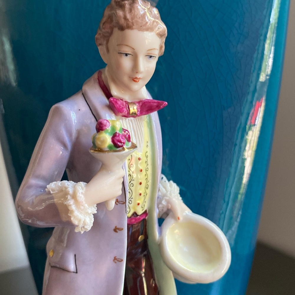 Dresden Gentlemen Suitor German Porcelain Figurine w/ Floral Bouquet & top hat
